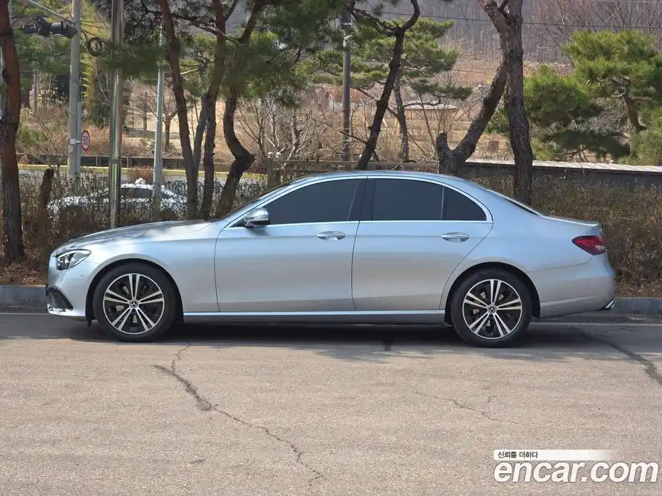 Mercedes-Benz E-Class 2021 2.0 гидро, фото 3