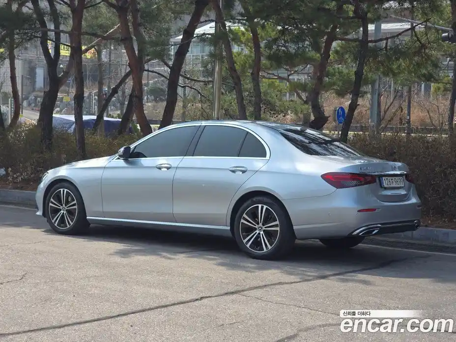 Mercedes-Benz E-Class 2021 2.0 гидро, фото 4