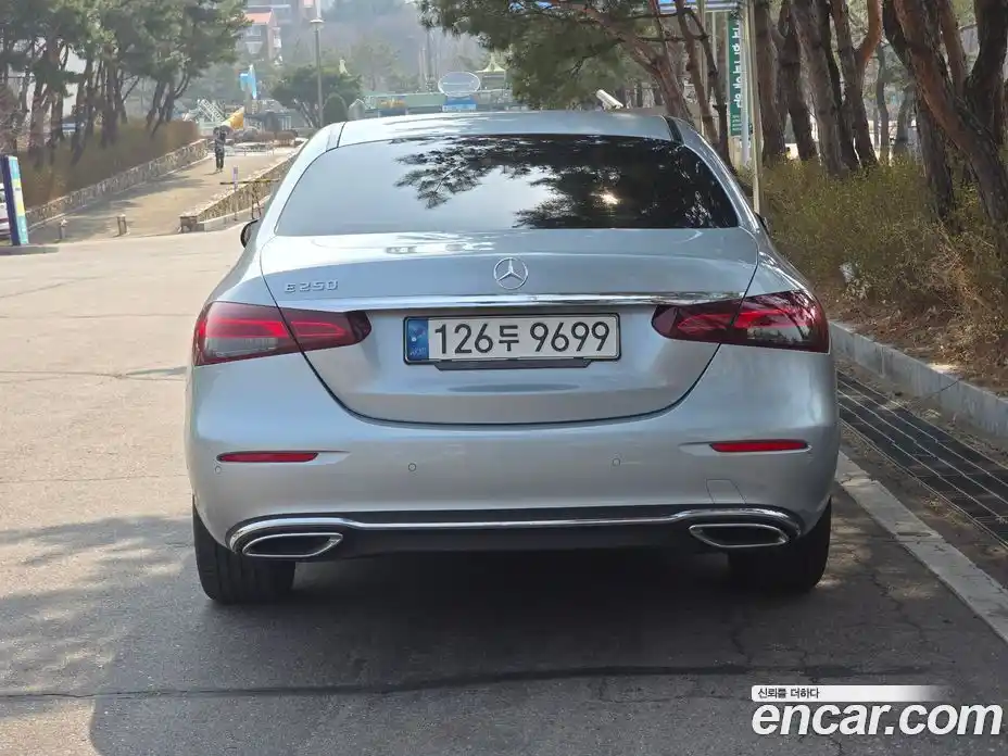 Mercedes-Benz E-Class 2021 2.0 гидро, фото 5