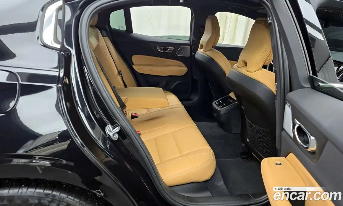 Volvo S60 2023 2.0 гидро в Москве № 212883, фото 12