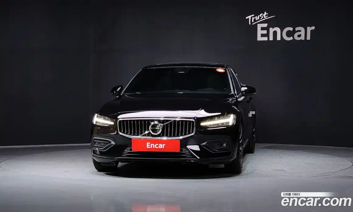 Volvo S60 2023 2.0 гидро в Москве № 212883, фото 3