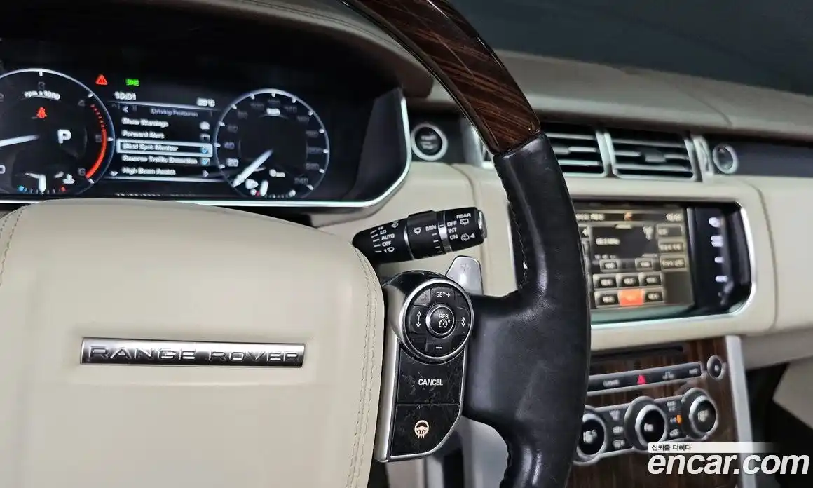 Land Rover Range-Rover 2015 4.4 гидро в Москве № 213840, фото 7