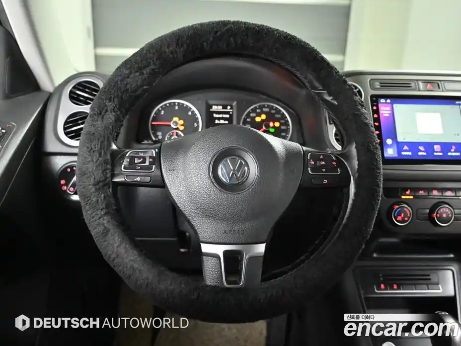 Volkswagen Tiguan 2016 2.0 гидро в Москве № 215368, фото 13