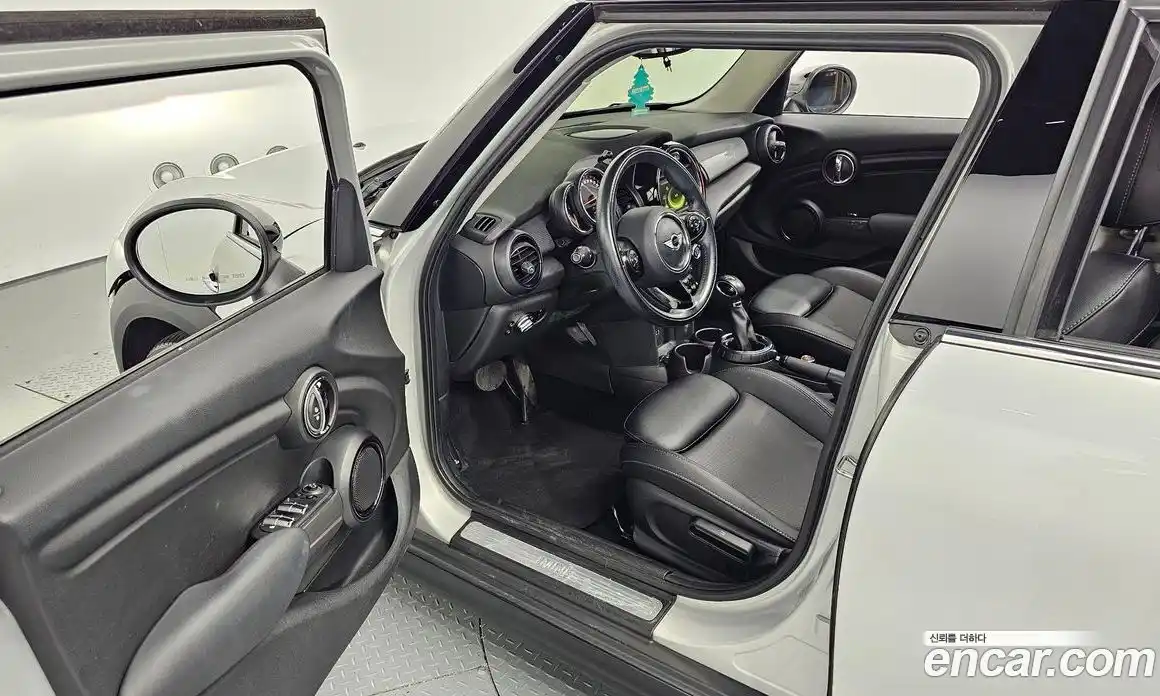 Mini Cooper 2015 1.5 гидро в Москве № 221279, фото 11