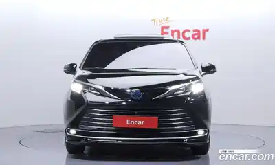 Toyota Sienna 2024 2.5 гидро в Москве № 232827, миниатюра 3