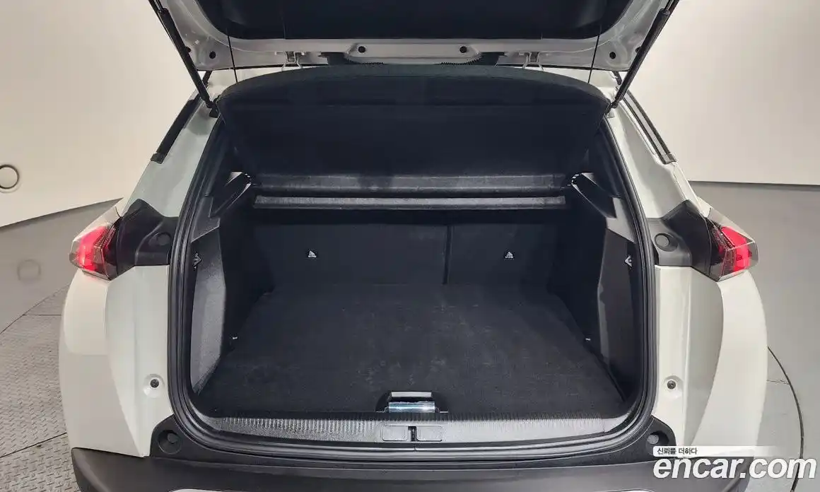 Peugeot 2008 2023 0.1 гидро в Москве № 305644, фото 20