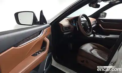 Maserati Levante 2018 3.0 гидро в Москве № 1152440, миниатюра 11