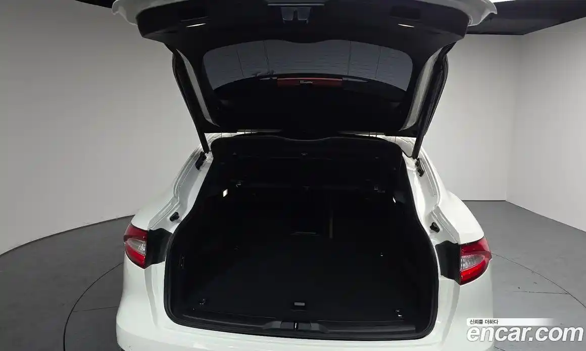 Maserati Levante 2018 3.0 гидро в Москве № 1152440, фото 20