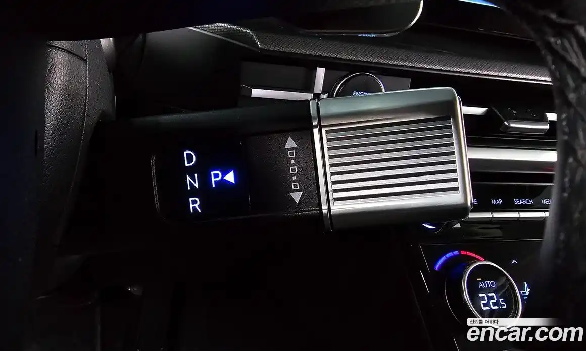 Hyundai Santa Fe 2023 1.6 гидро в Москве № 125697, фото 9