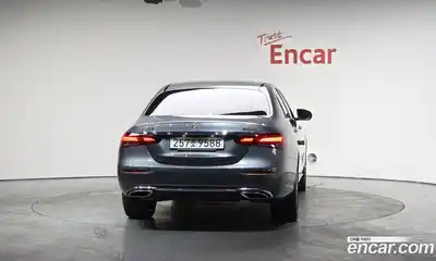 Mercedes-Benz E-Class 2023 2.0 гидро в Москве № 137351, миниатюра 4