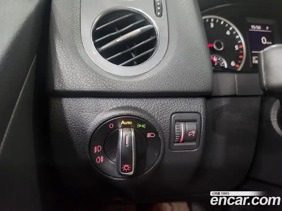 Volkswagen Tiguan 2012 2.0 гидро в Москве № 146969, фото 15