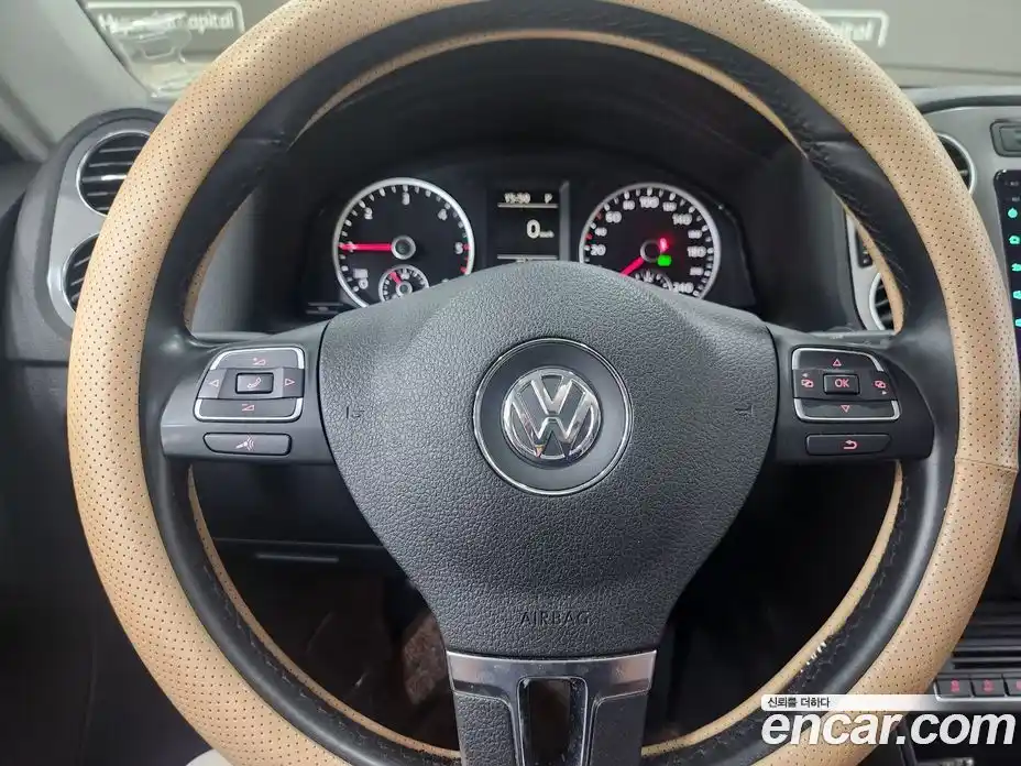 Volkswagen Tiguan 2012 2.0 гидро в Москве № 146969, фото 16