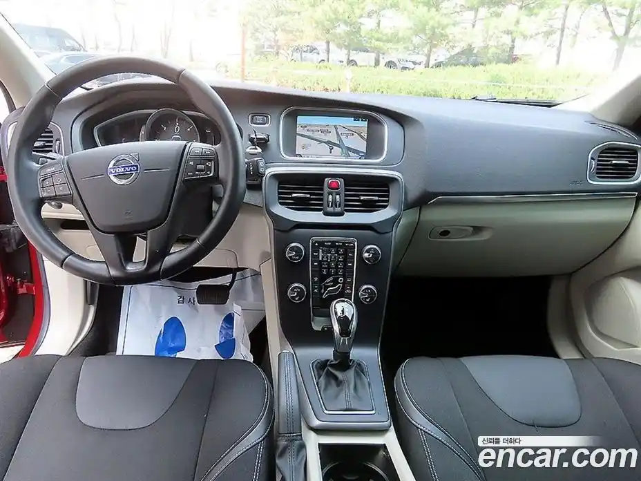 Volvo V40 2014 1.6 гидро в Москве № 1473796, фото 7