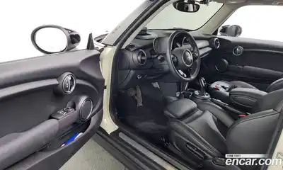 Mini Cooper 2021 1.5 гидро в Москве № 153067, миниатюра 10