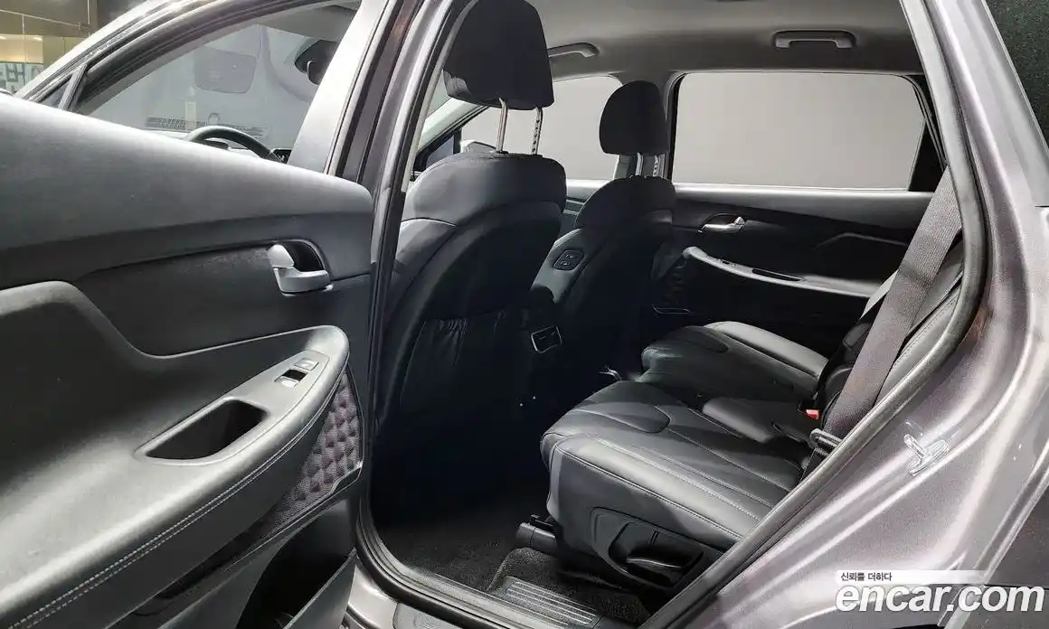 Hyundai Santa Fe 2023 2.2 гидро в Москве № 1537370, фото 12