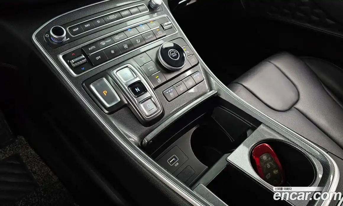 Hyundai Santa Fe 2022 2.2 гидро в Москве № 1537637, фото 9