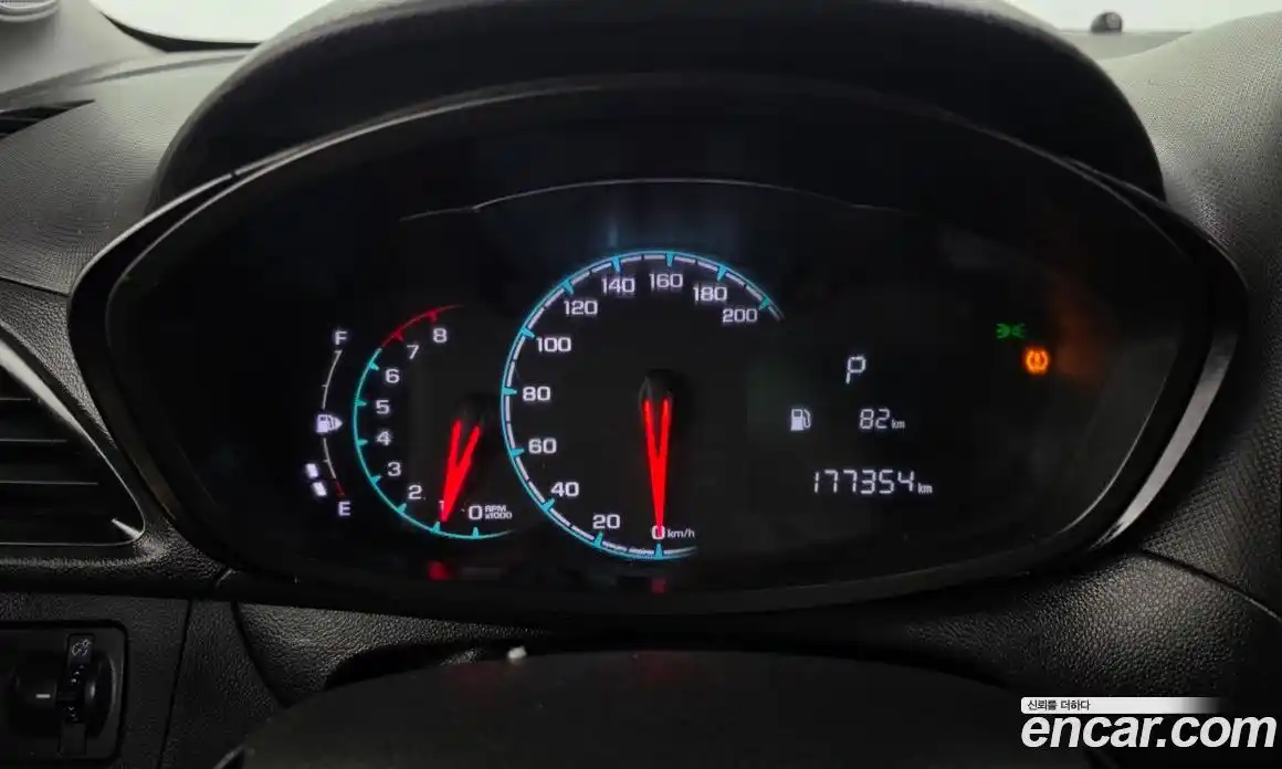 Chevrolet Spark 2016 1.0 гидро в Москве, фото 8