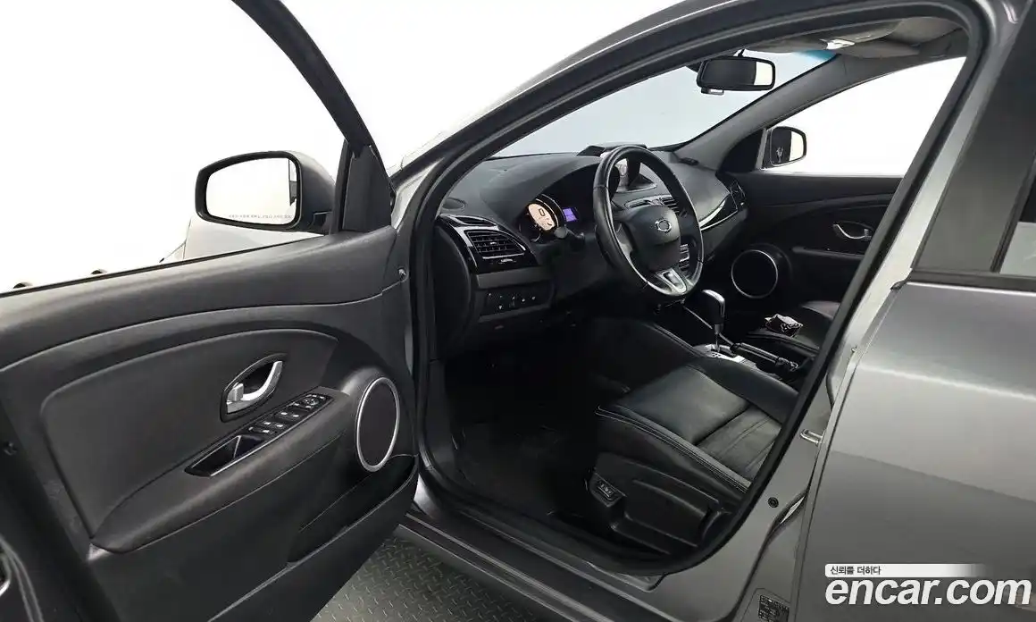 Renault SM3 2015 1.6 гидро в Москве № 1543423, фото 10