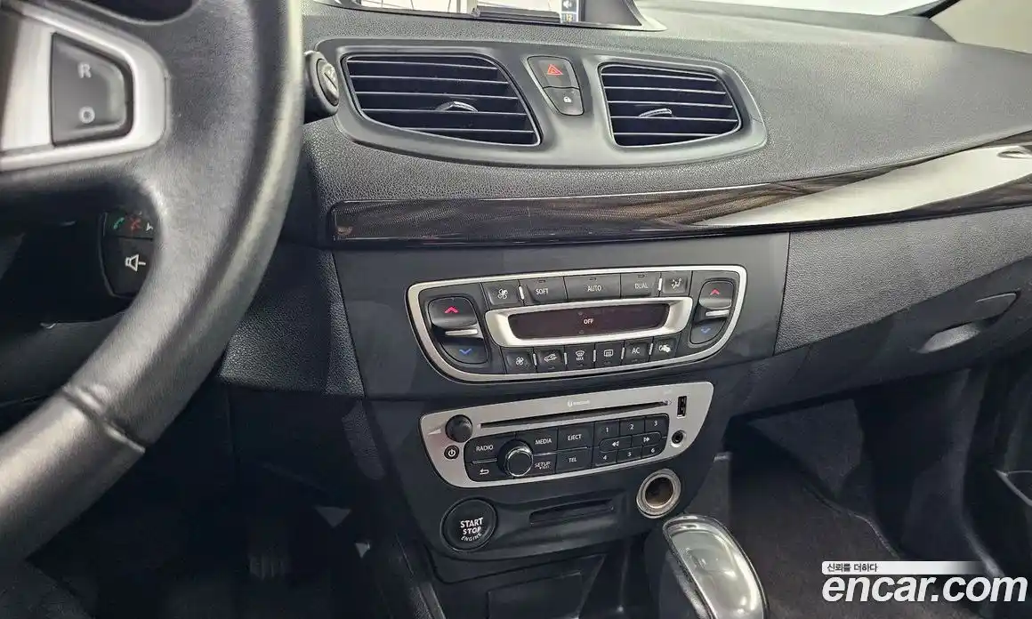 Renault SM3 2013 1.6 гидро в Москве № 1543436, фото 17