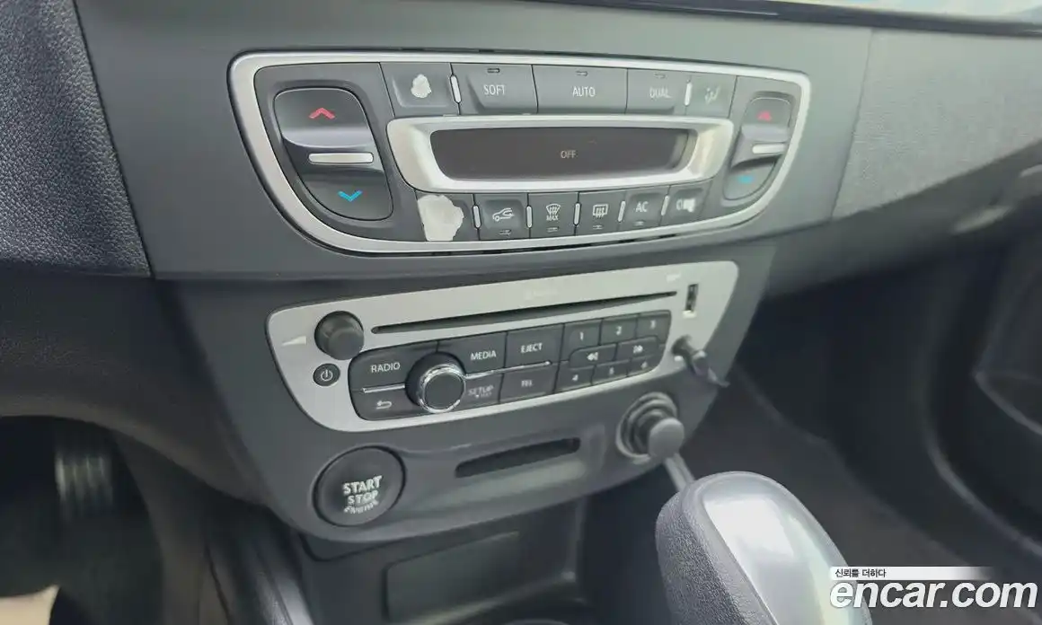 Renault SM3 2014 1.6 вариатор в Москве № 1543754, фото 12