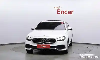 Mercedes-Benz E-Class 2023 2.0 гидро в Москве № 1544979, миниатюра 3