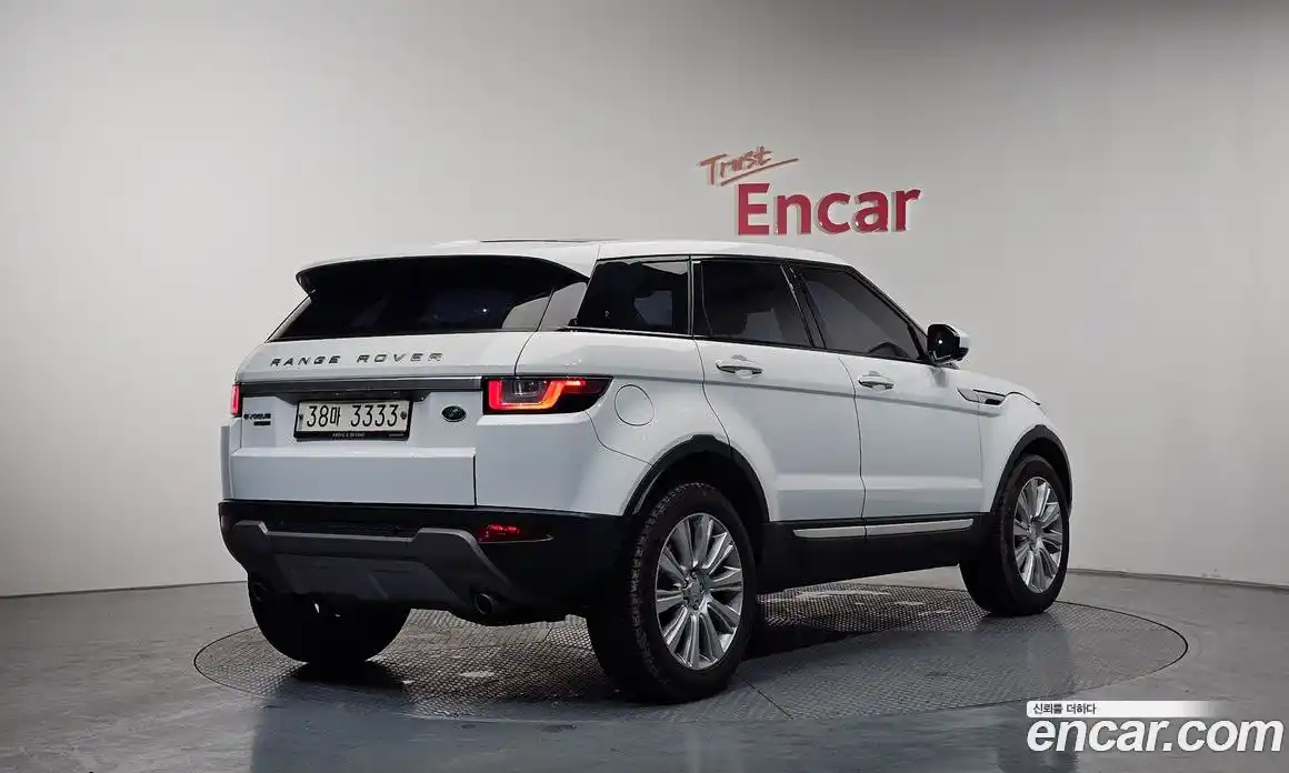 Land Rover Range-Rover Evoque 2016 2.0 гидро в Москве № 1547674, фото 2