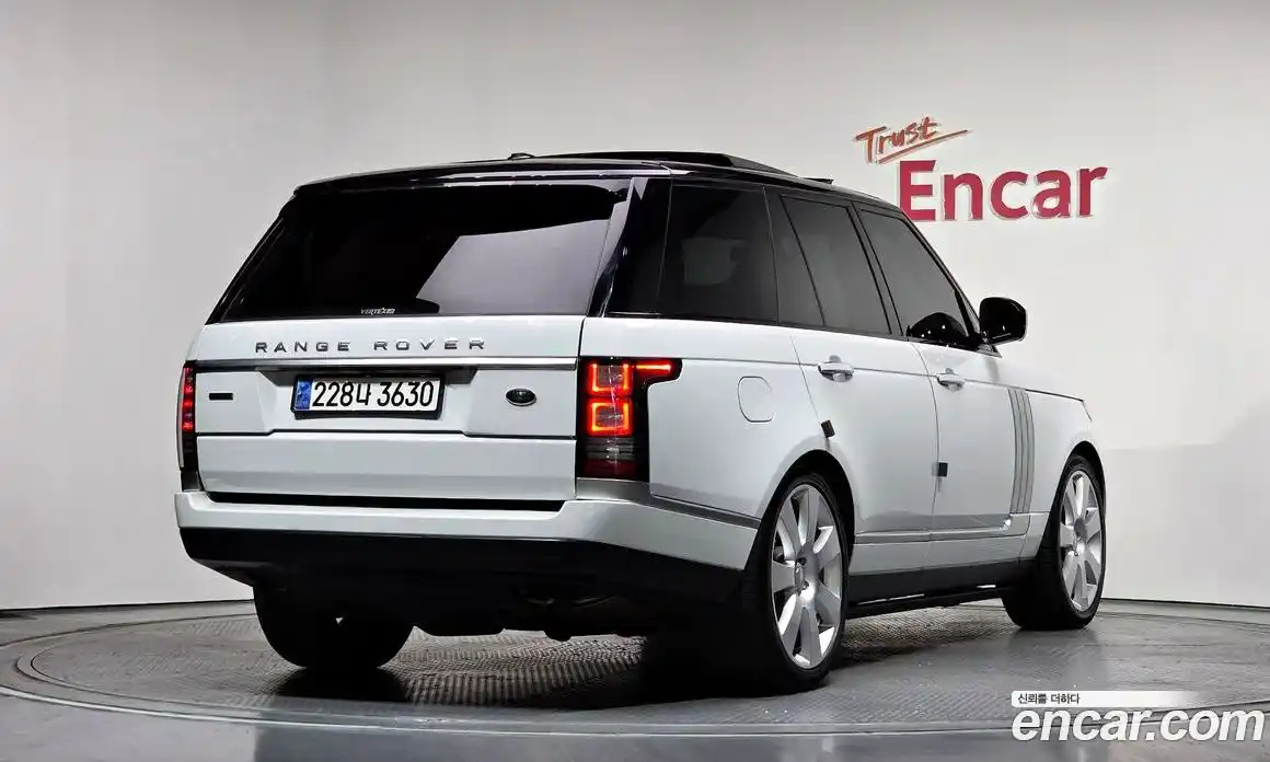 Land Rover Range-Rover 2016 4.4 гидро в Москве № 1547675, фото 2