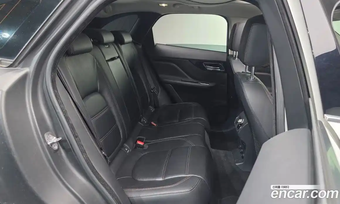 Jaguar F-Pace 2016 2.0 гидро в Москве № 1550968, фото 12