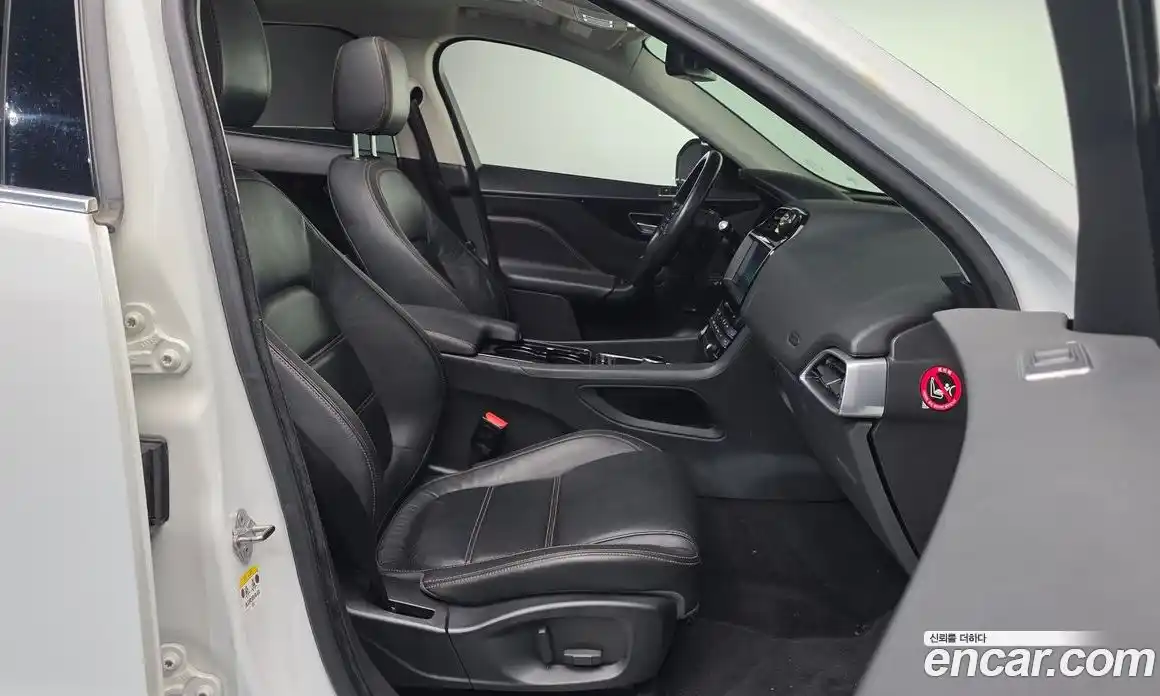 Jaguar F-Pace 2016 2.0 гидро в Москве № 1550968, фото 10