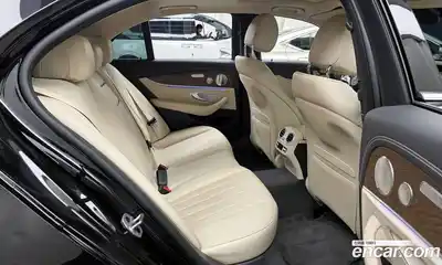 Mercedes-Benz E-Class 2023 2.0 гидро, миниатюра 12