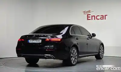Mercedes-Benz E-Class 2023 2.0 гидро, миниатюра 2