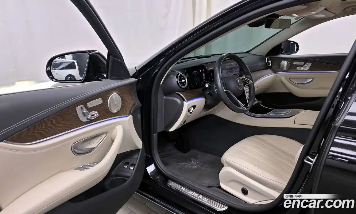 Mercedes-Benz E-Class 2023 2.0 гидро, фото 10