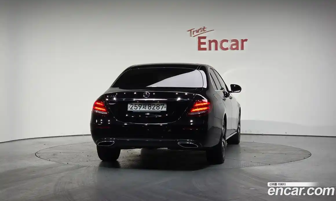 Mercedes-Benz E-Class 2020 2.0 гидро в Москве, фото 3