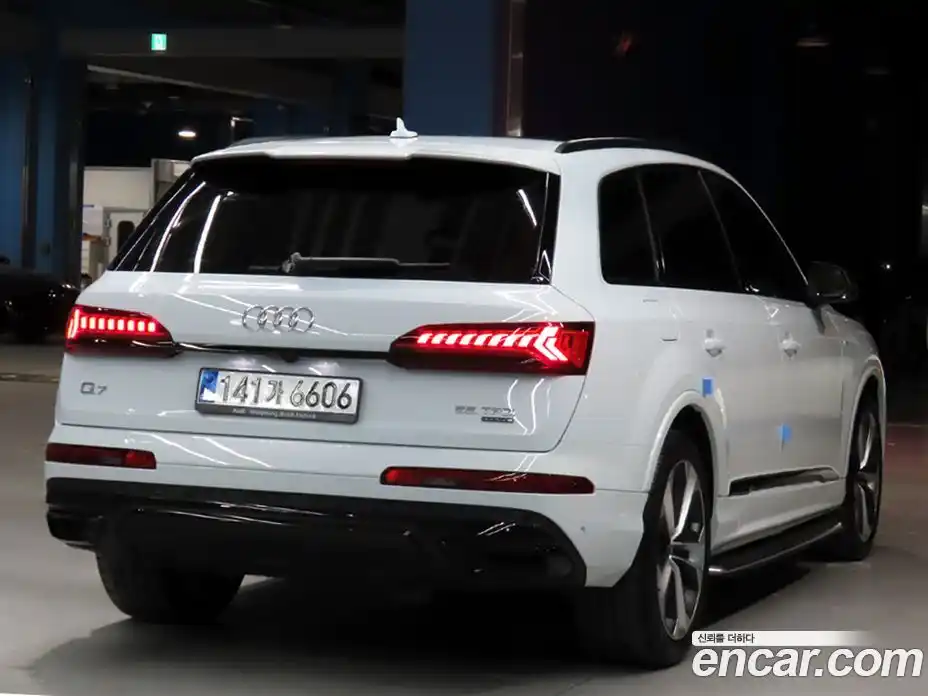 Audi Q7 2023 3.0 гидро в Москве № 163937, фото 2