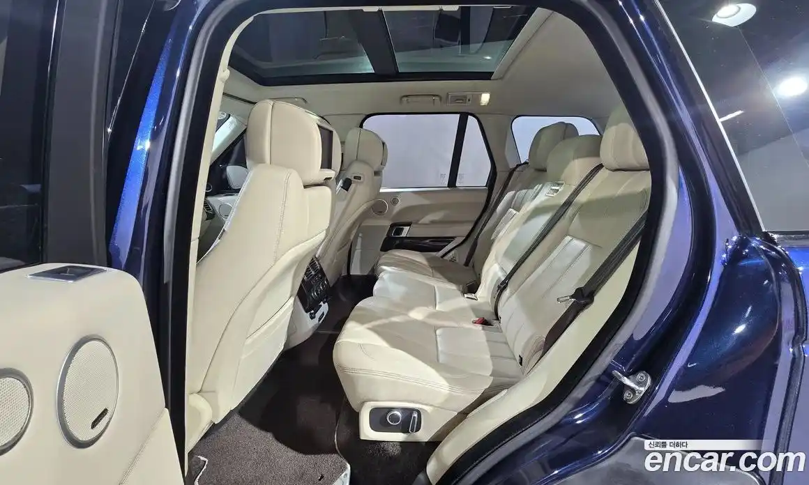 Land Rover Range-Rover 2015 4.4 гидро в Москве № 166245, фото 16