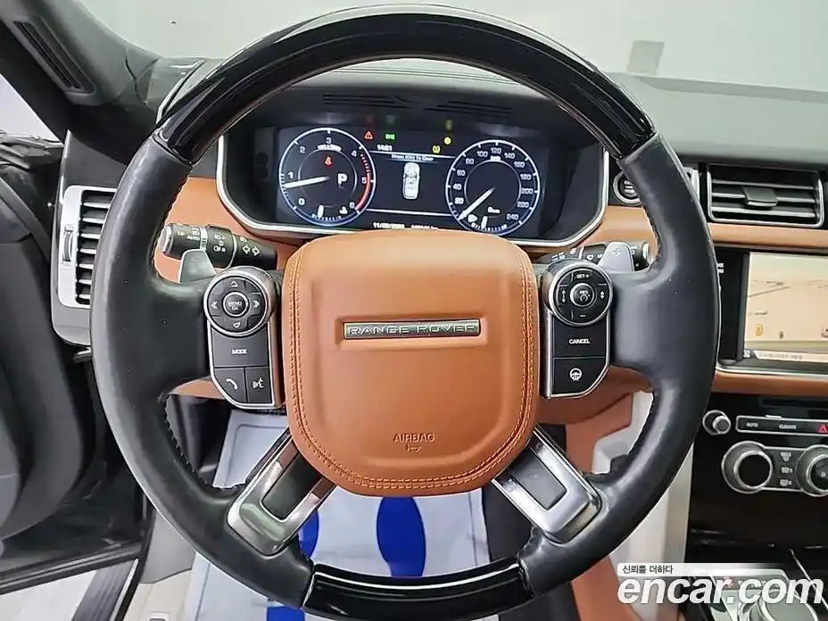 Land Rover Range-Rover 2015 4.4 гидро в Москве № 166667, фото 9