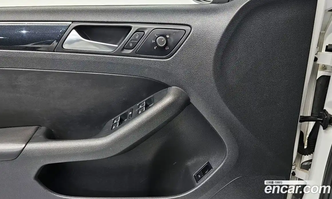 Volkswagen Jetta 2015 2.0 гидро в Москве № 178509, фото 14