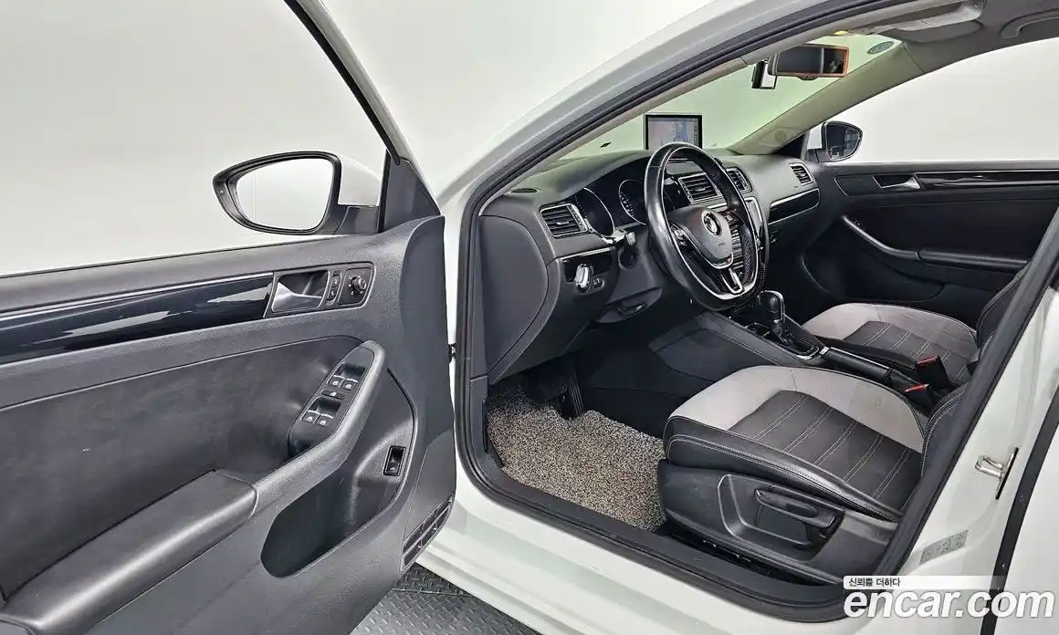 Volkswagen Jetta 2015 2.0 гидро в Москве № 178509, фото 10