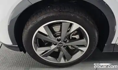 Audi Q4 e-tron 2023 0.2 гидро в Москве № 192539, миниатюра 4
