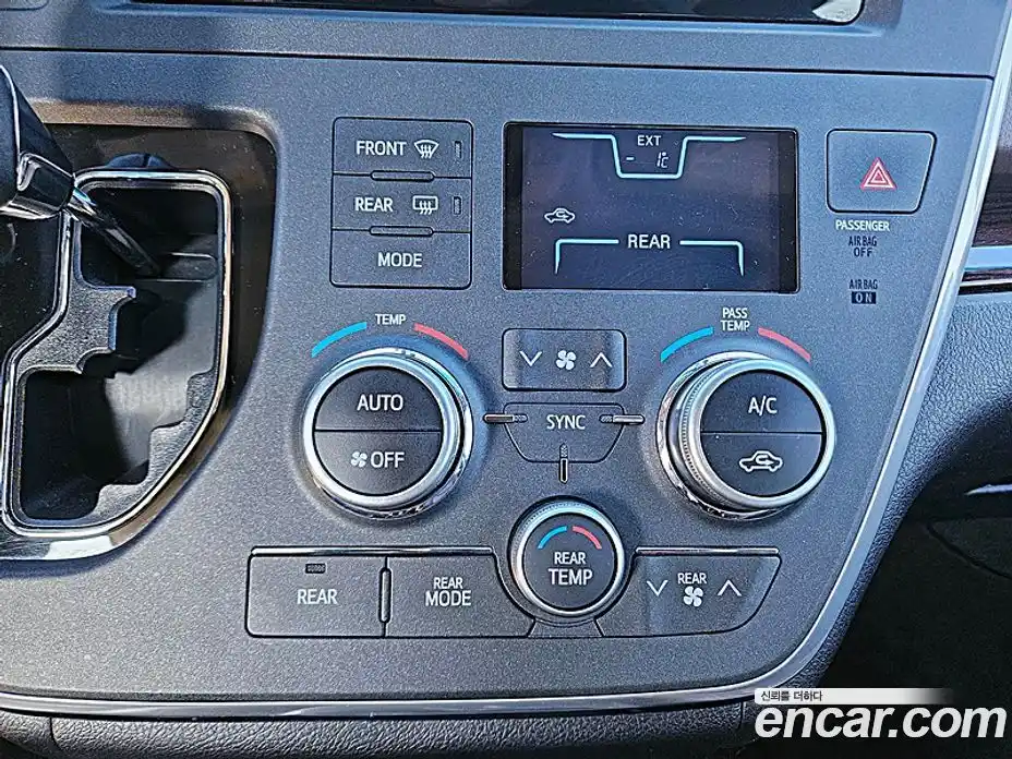 Toyota Sienna 2017 3.5 гидро в Москве № 215667, фото 11