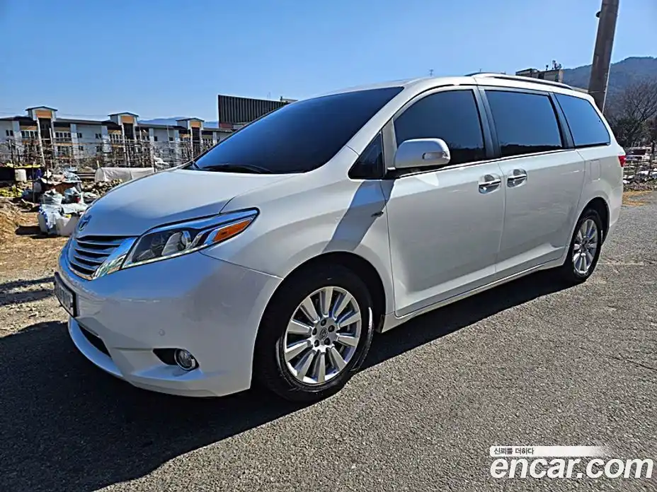 Toyota Sienna 2017 3.5 гидро в Москве № 215667, фото 4