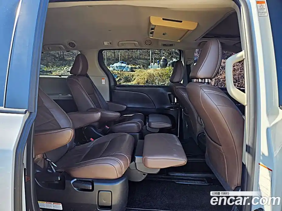 Toyota Sienna 2017 3.5 гидро в Москве № 215667, фото 7
