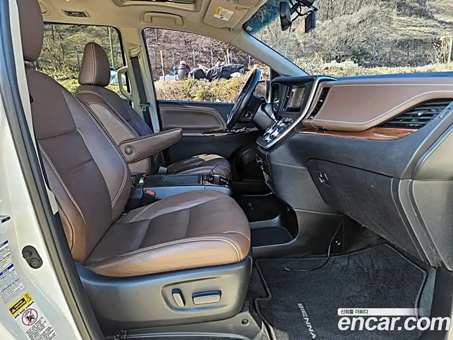 Toyota Sienna 2017 3.5 гидро в Москве № 215667, фото 8