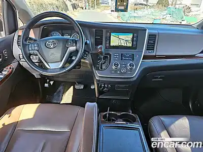 Toyota Sienna 2017 3.5 гидро в Москве № 215667, миниатюра 9