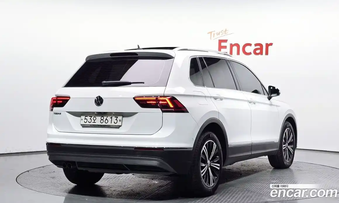 Volkswagen Tiguan 2018 2.0 гидро в Москве № 232233, фото 1