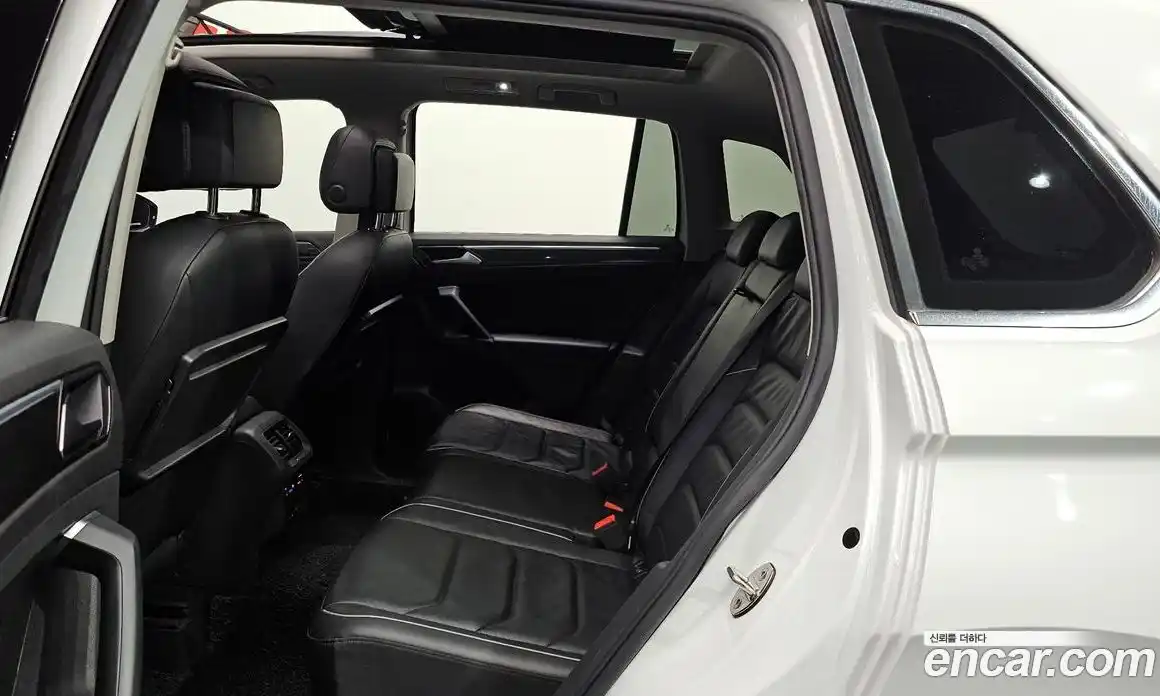 Volkswagen Tiguan 2018 2.0 гидро в Москве № 232233, фото 11