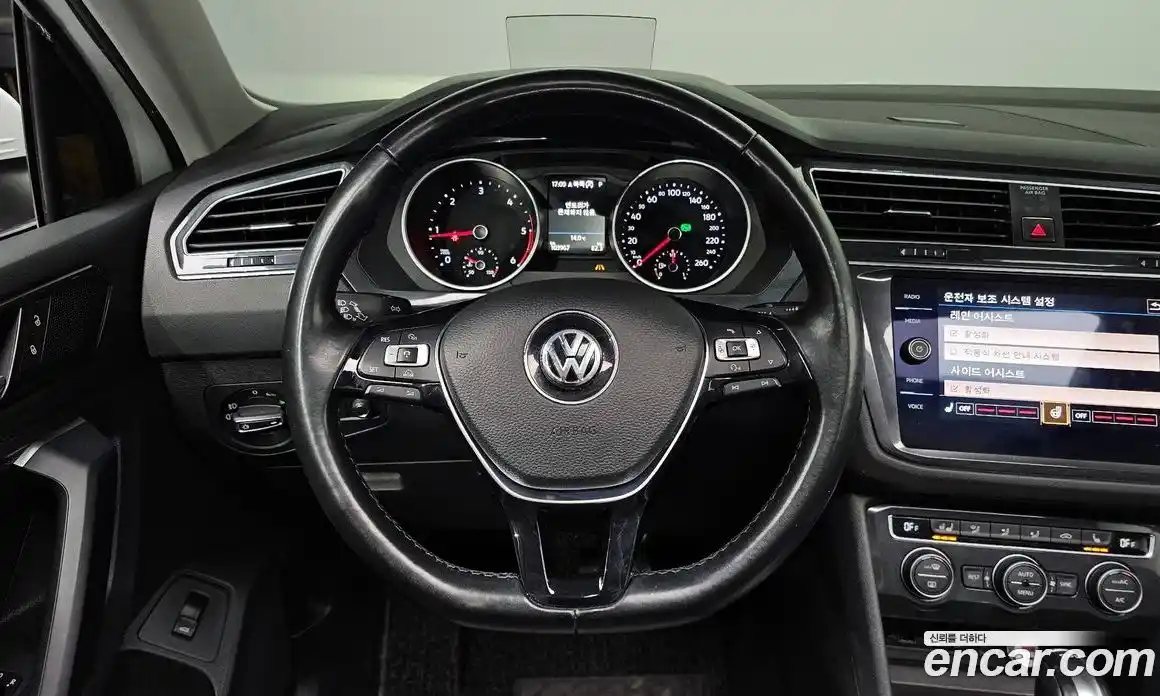 Volkswagen Tiguan 2018 2.0 гидро в Москве № 232233, фото 12
