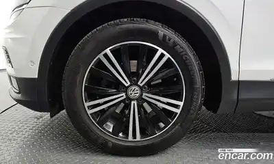 Volkswagen Tiguan 2018 2.0 гидро в Москве № 232233, миниатюра 4