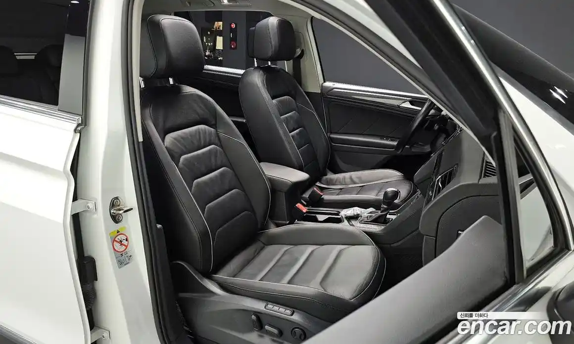 Volkswagen Tiguan 2018 2.0 гидро в Москве № 232233, фото 9