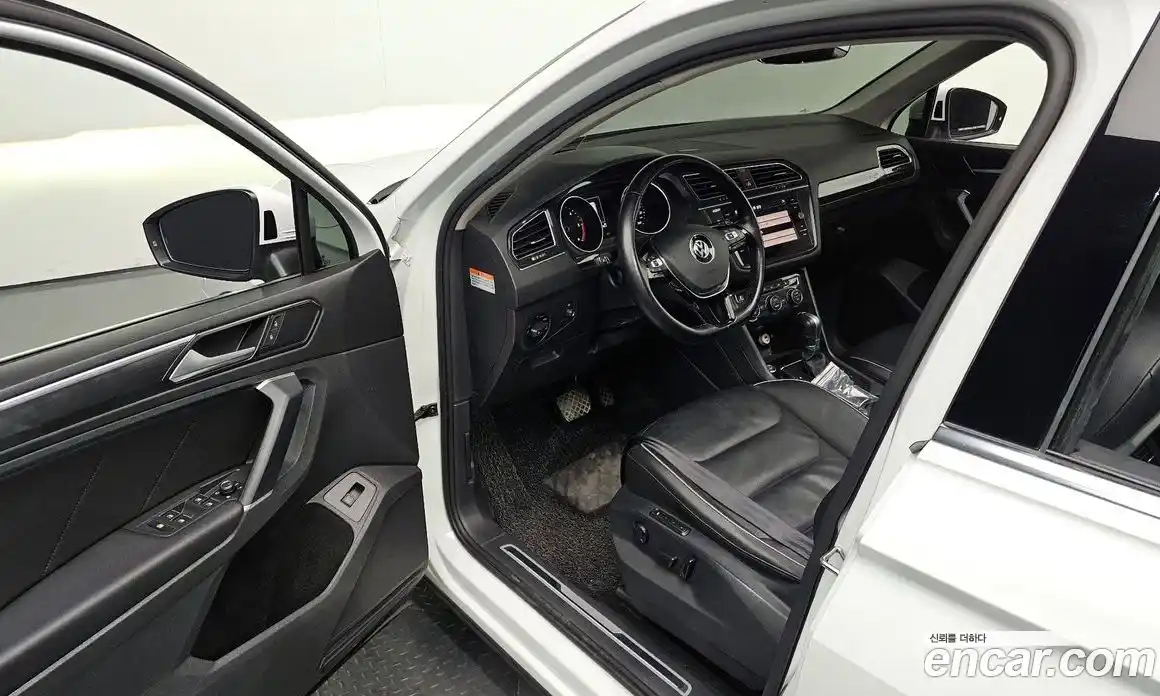Volkswagen Tiguan 2018 2.0 гидро в Москве № 232233, фото 10